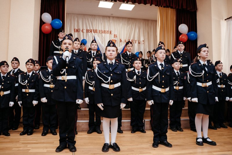 Сотрудники МВД по Республике Крым совместно с общественниками приняли участие в торжественном открытии кадетских классов
